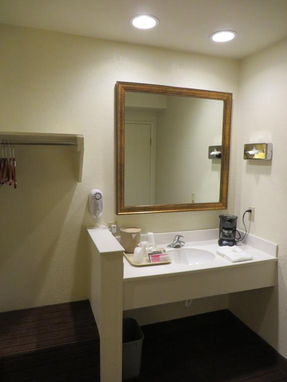 Anaheim Desert Inn & Suites Kamer foto